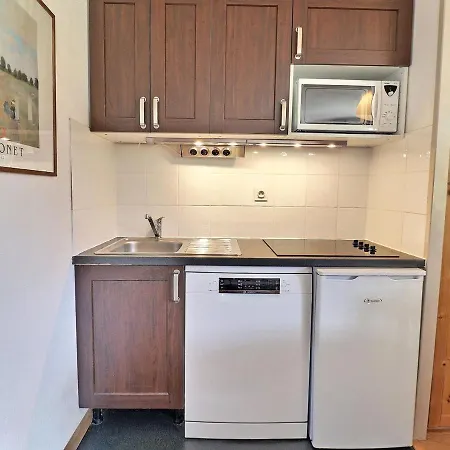 2 Pieces Confortables, Skis Aux Pieds, 4 Personnes - Fr-1-182a-12 * Courchevel